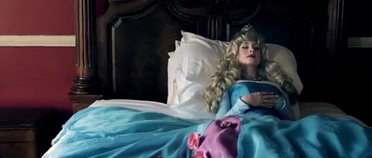 Sleeping Beauty – Traci Hines (OFFICIAL VIDEO)